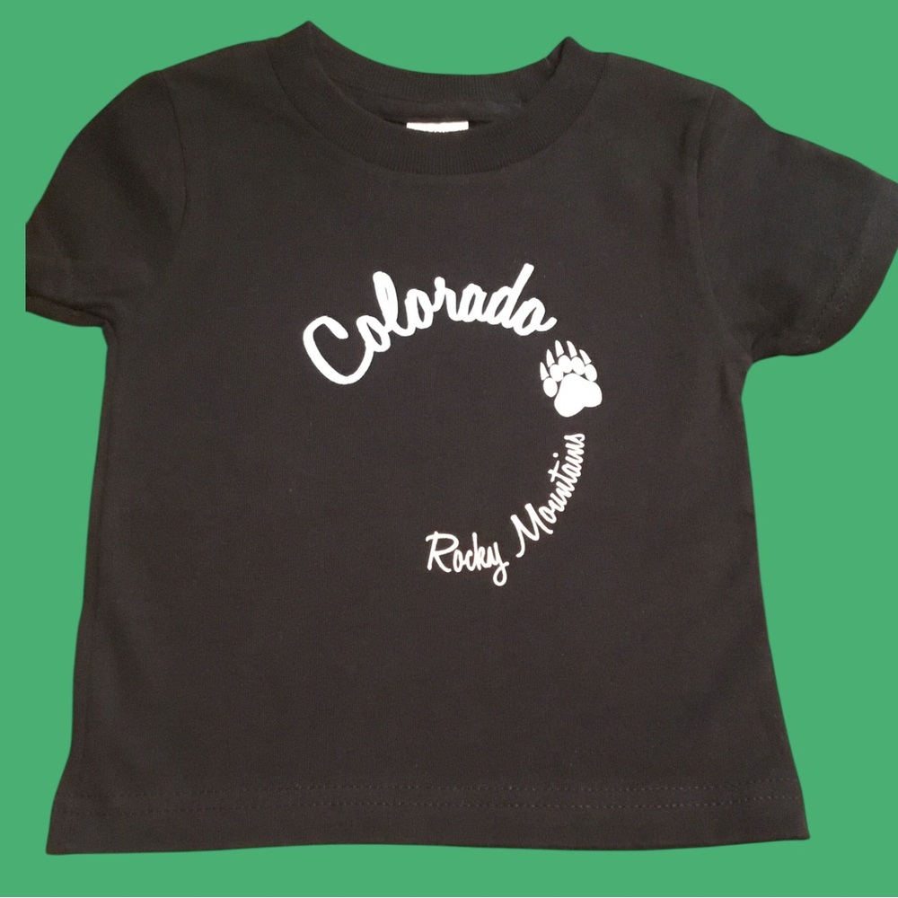 “Colorado Rocky Mountains” Dark Navy Blue Kids T-Shirt with paw print. NEW!